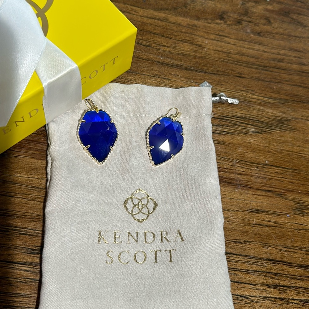 Beautiful sapphire Kendra Scott dangles